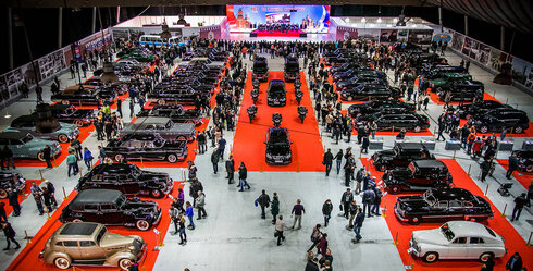 Выставка автомобилей и мотоциклов в Москве