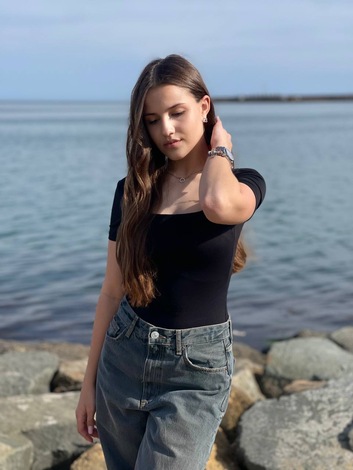 Арина Белоусова
